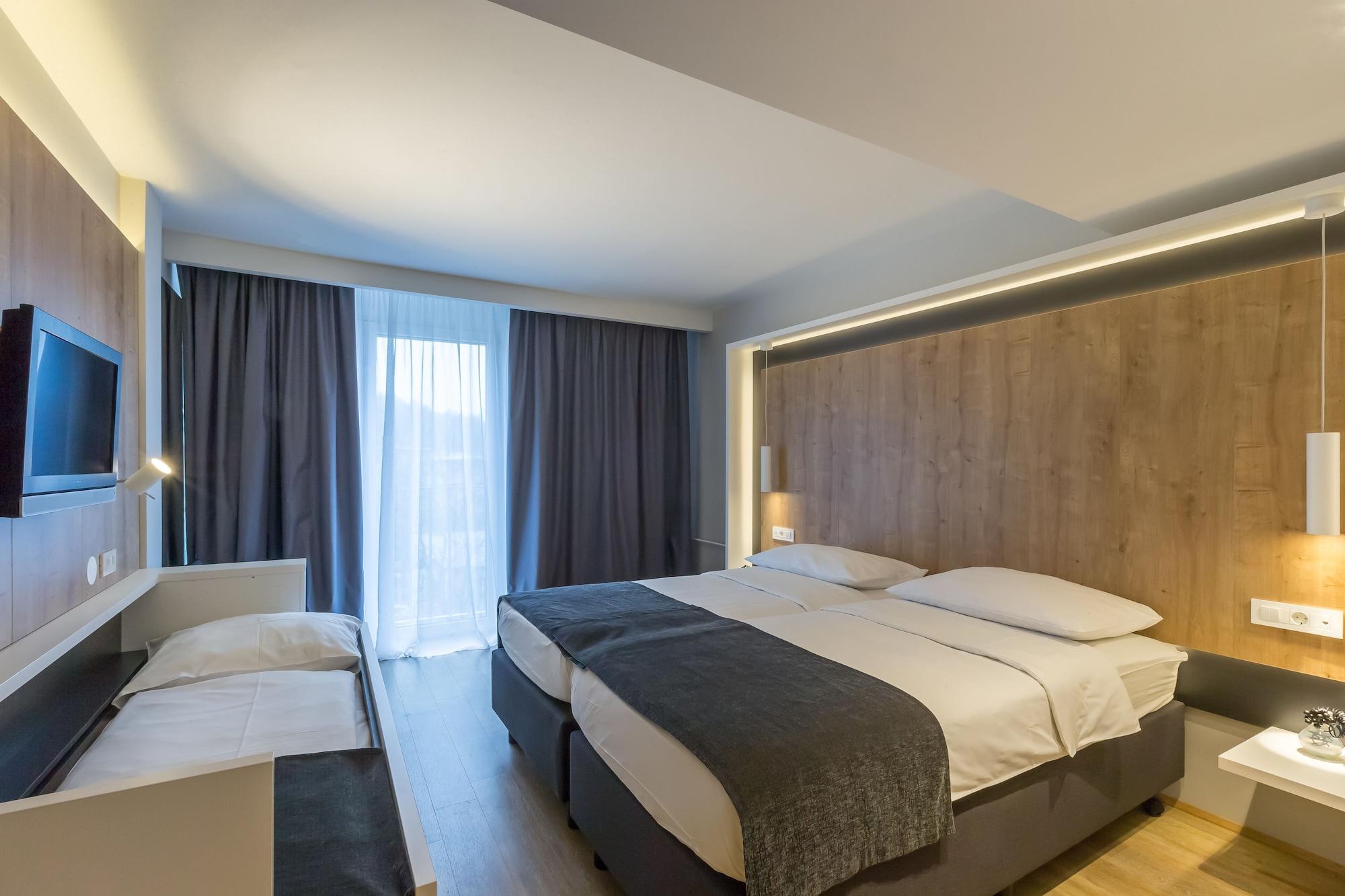M Hotel Lubiana Esterno foto