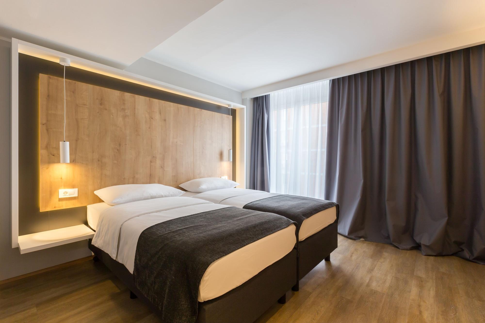 M Hotel Lubiana Esterno foto