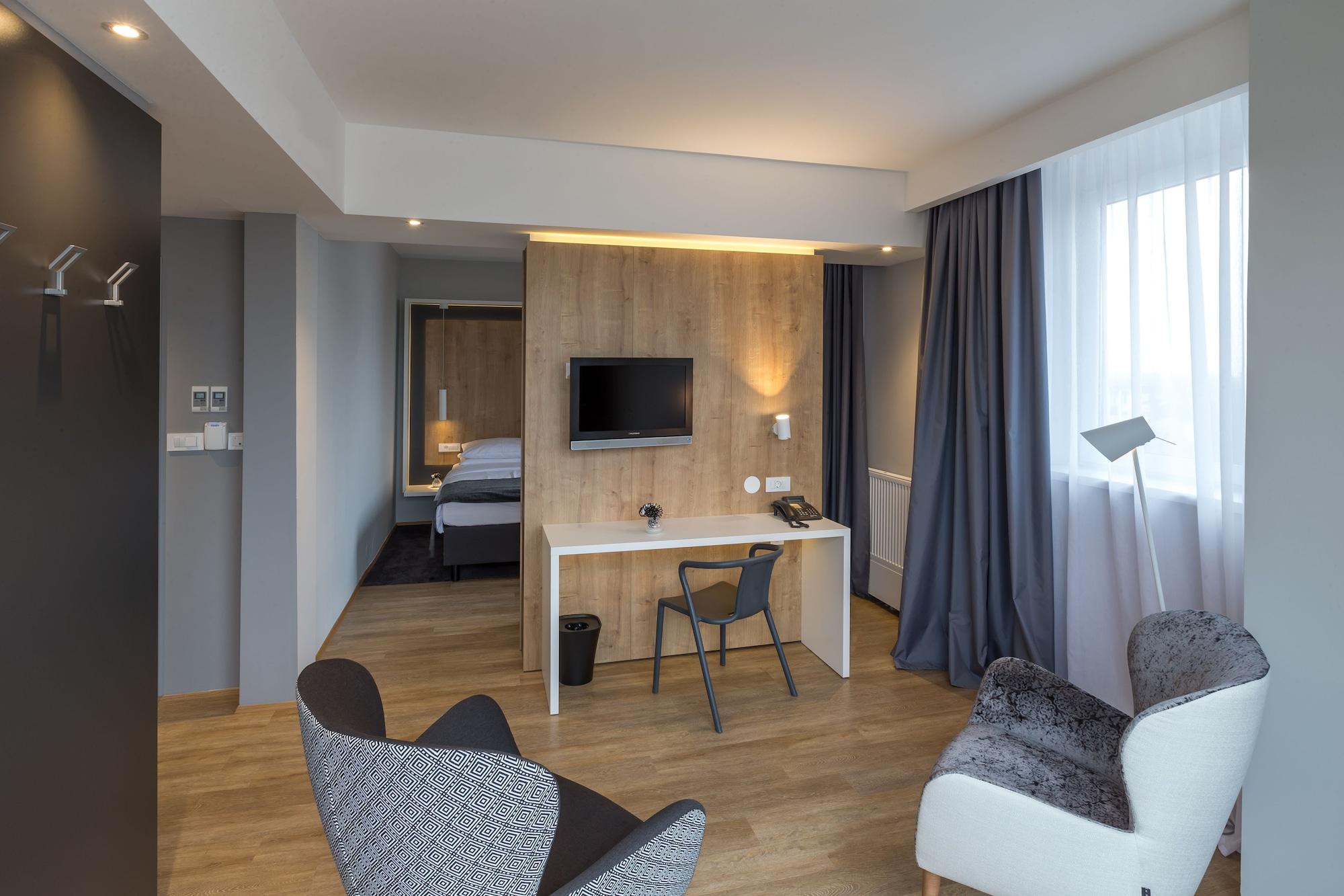 M Hotel Lubiana Esterno foto