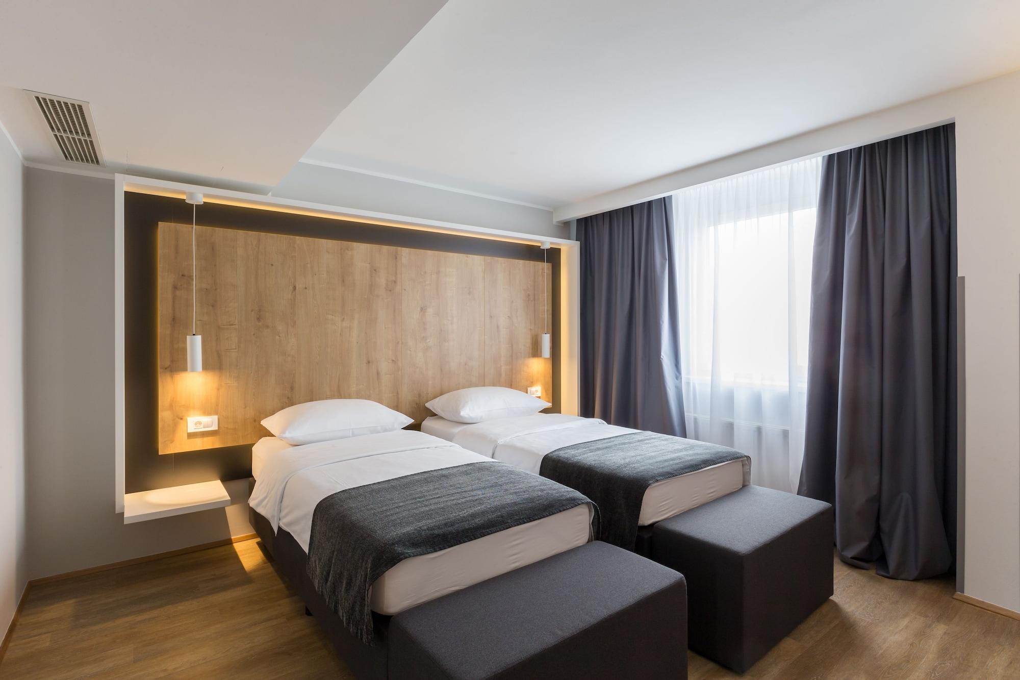 M Hotel Lubiana Esterno foto