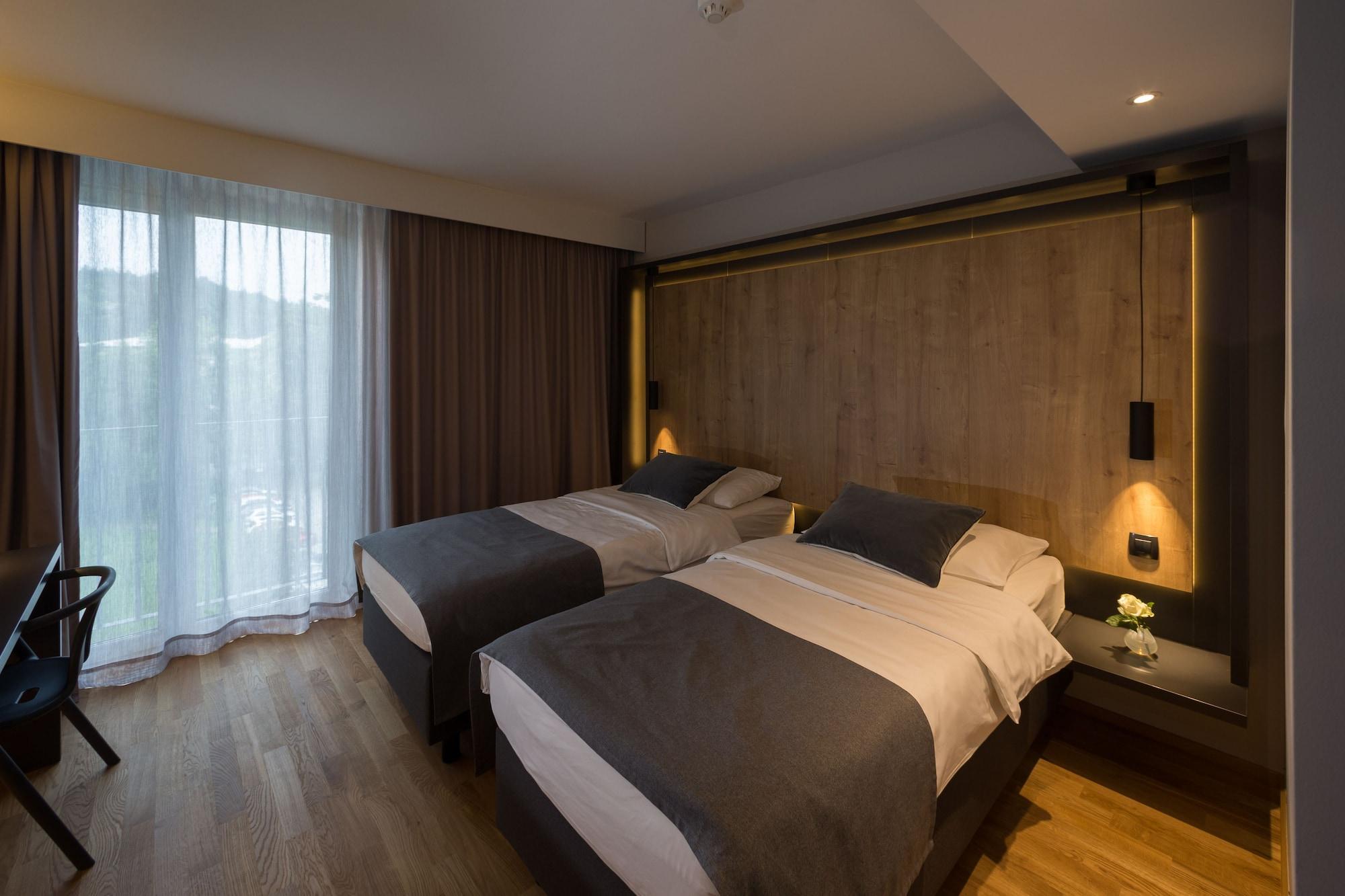 M Hotel Lubiana Esterno foto