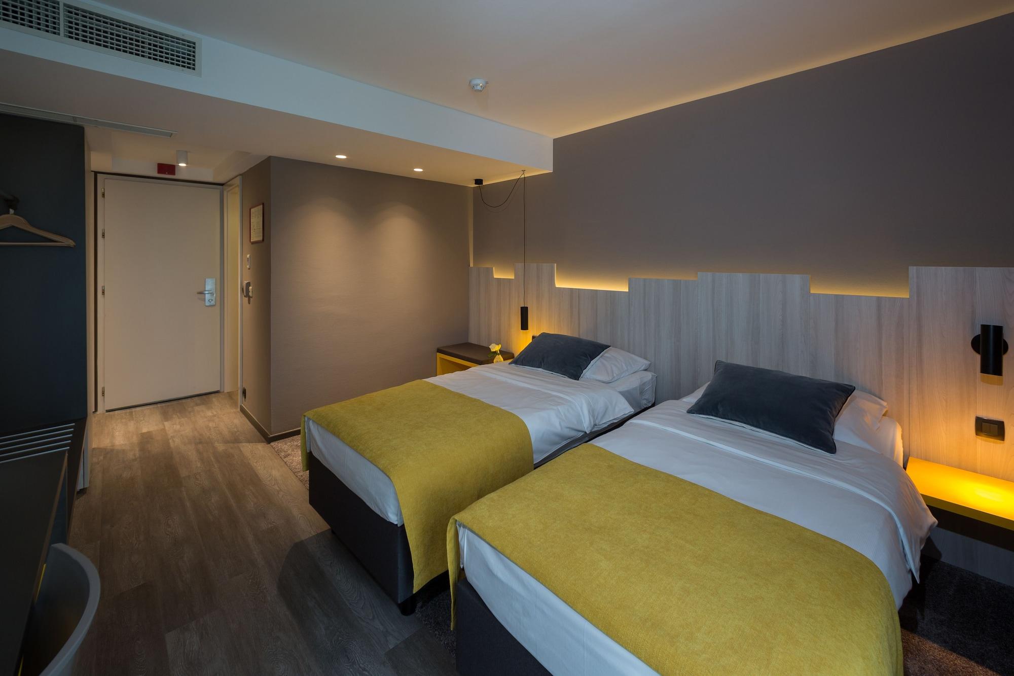 M Hotel Lubiana Esterno foto