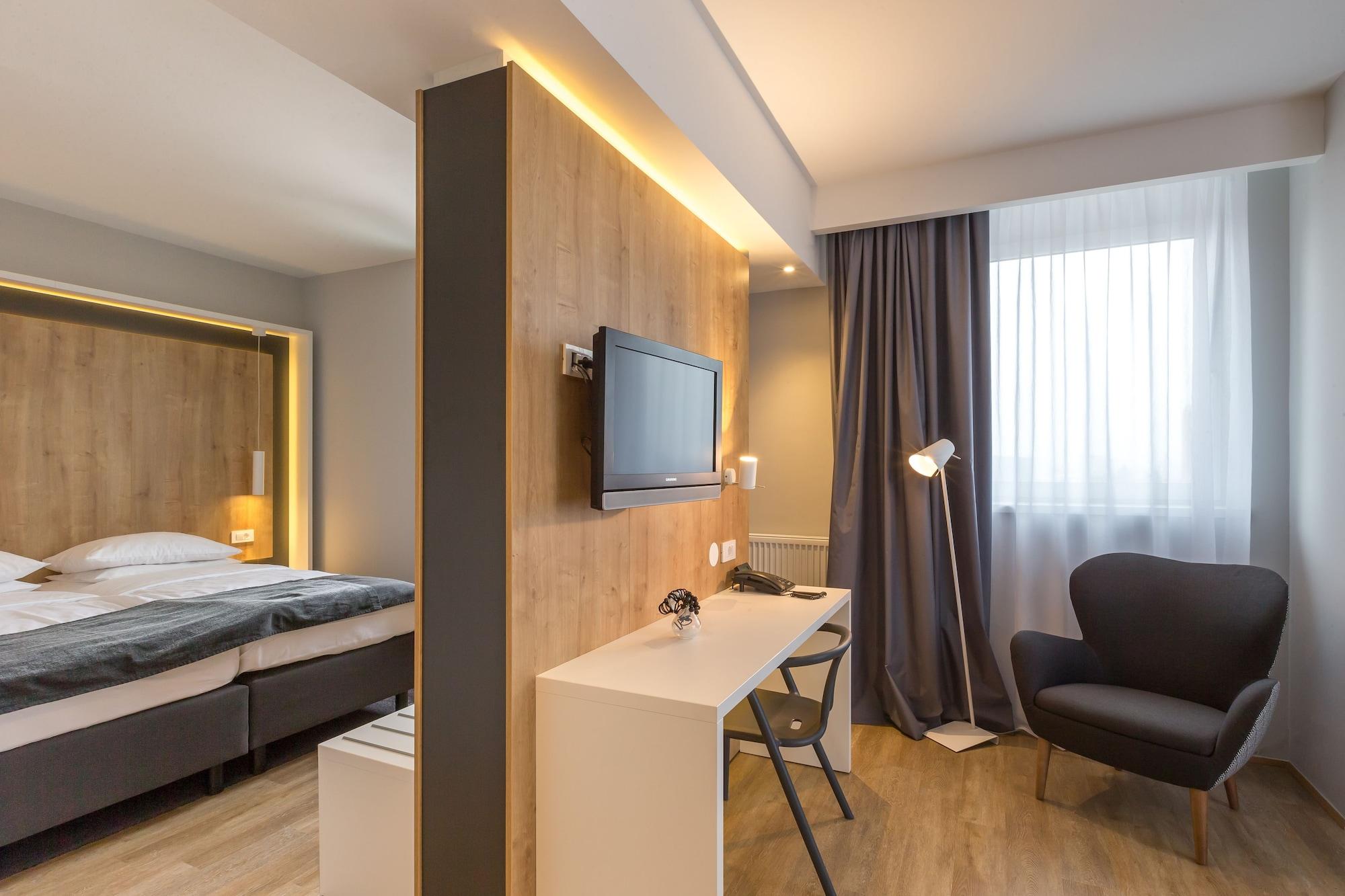 M Hotel Lubiana Esterno foto