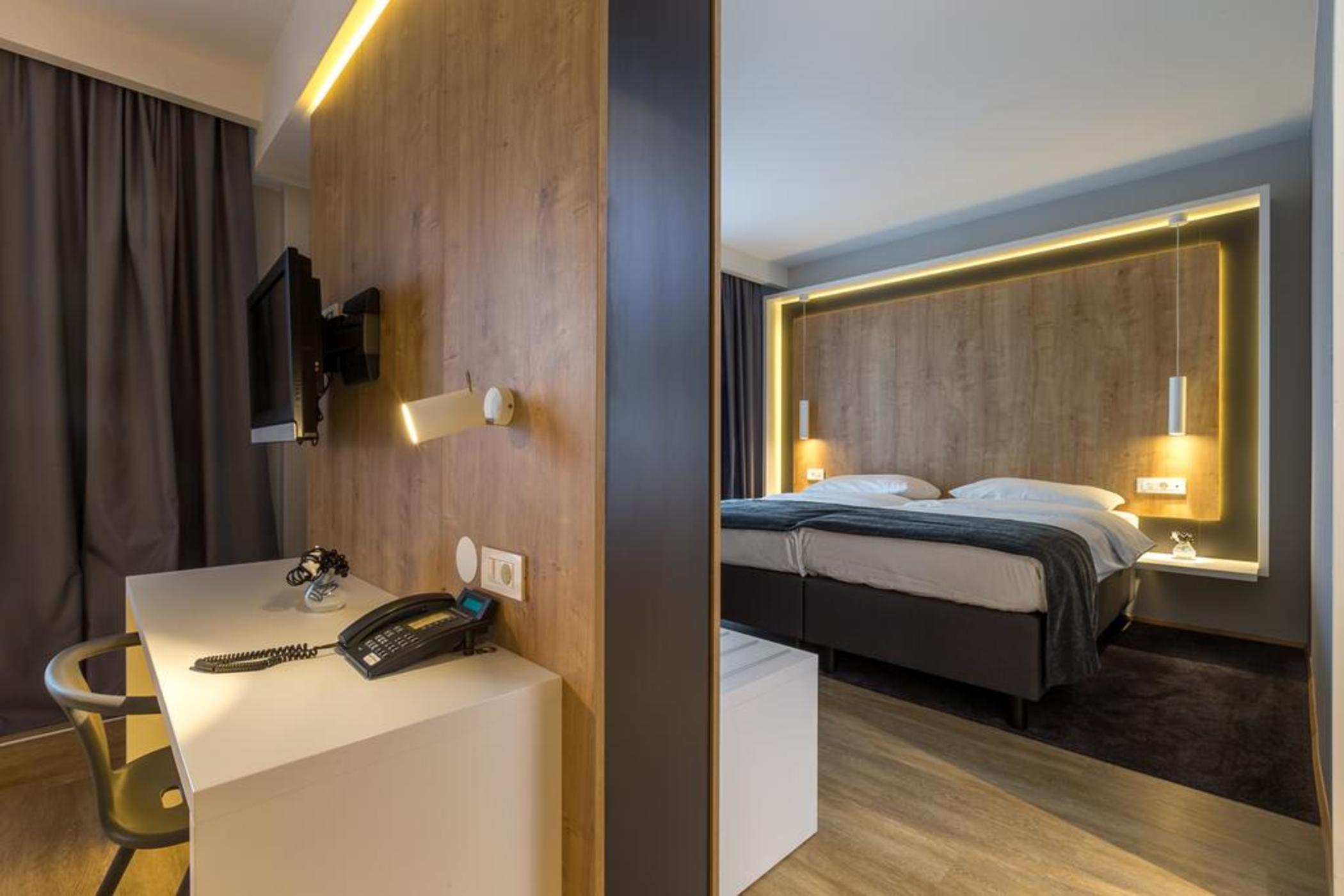 M Hotel Lubiana Esterno foto