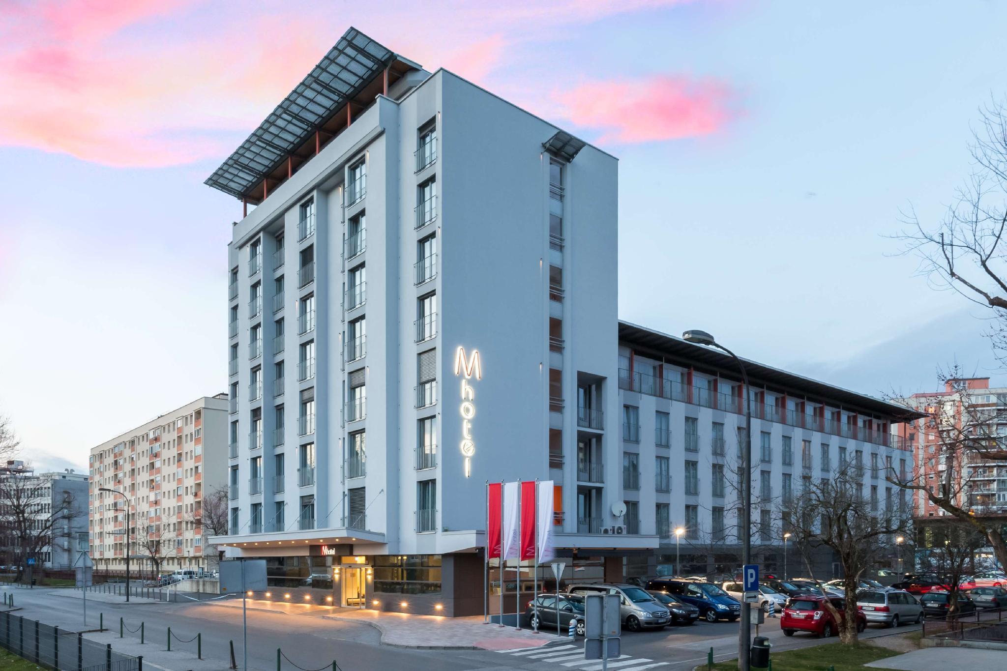 M Hotel Lubiana Esterno foto