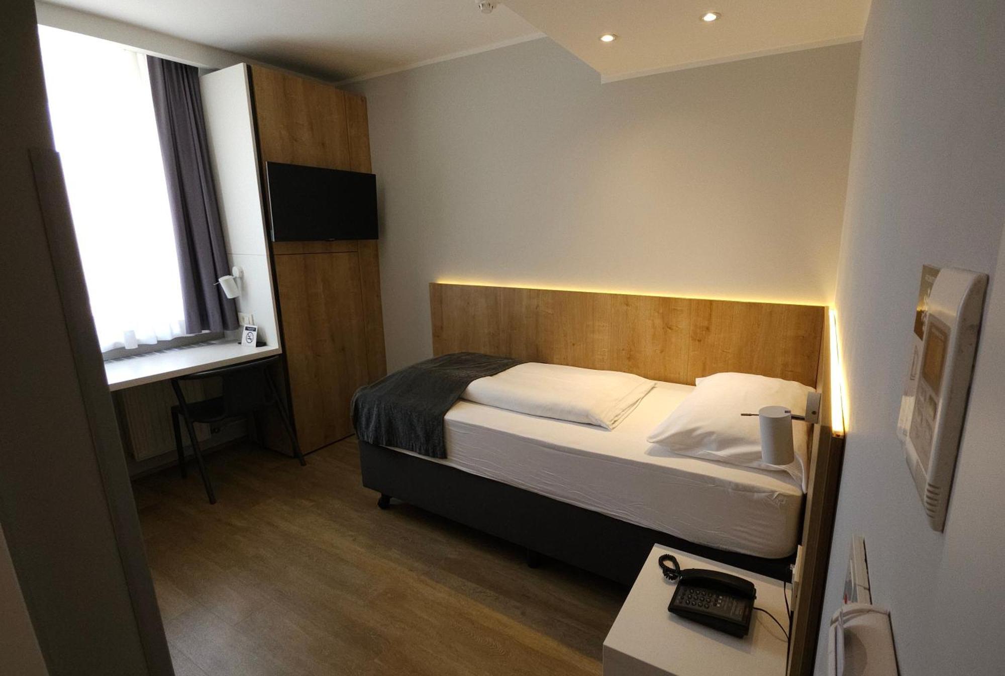 M Hotel Lubiana Esterno foto