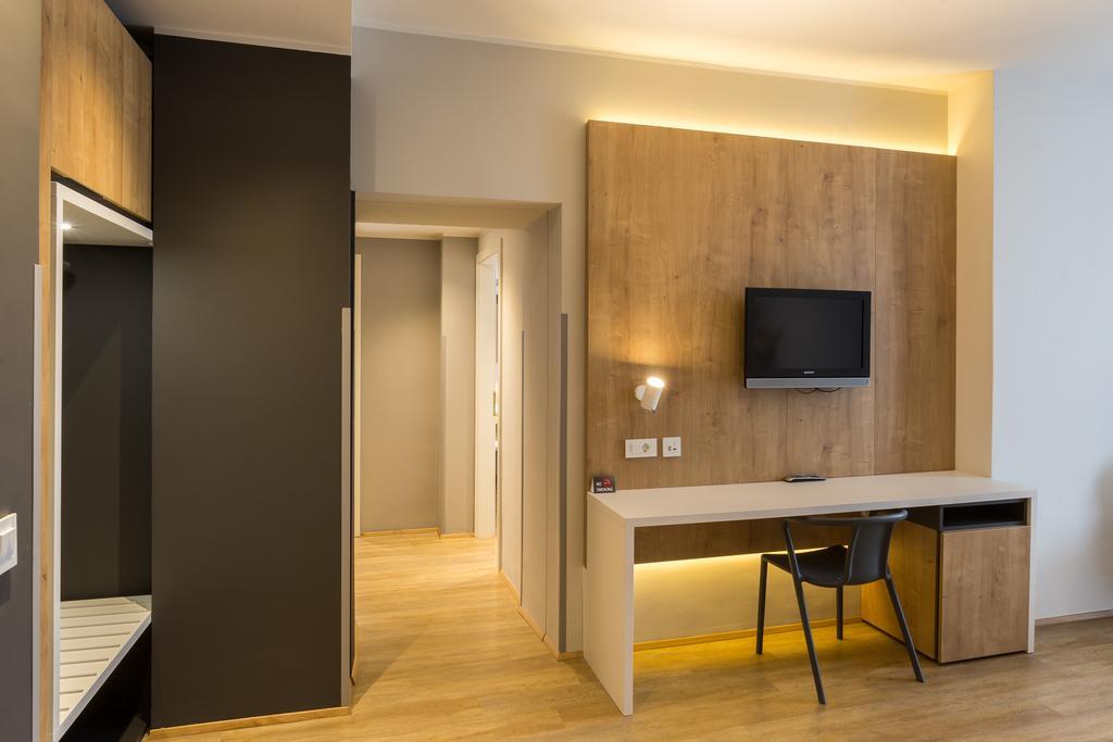 M Hotel Lubiana Esterno foto
