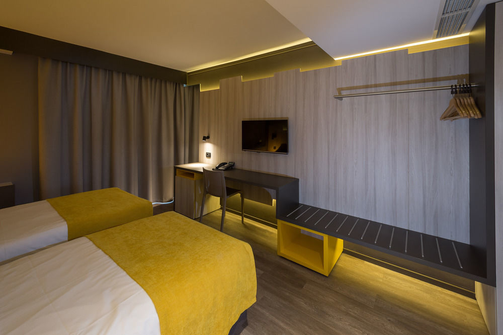 M Hotel Lubiana Esterno foto